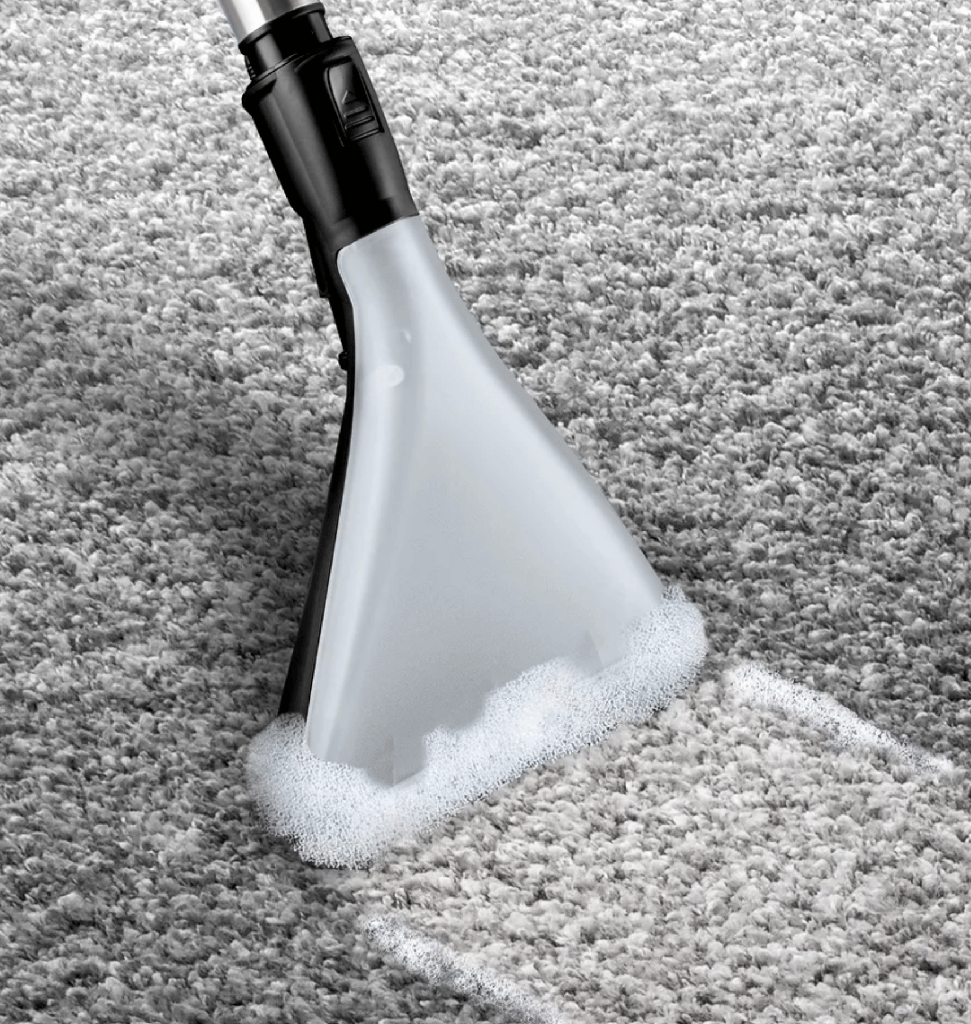 مكنسه بوش 2100 وات مبلل وجافه وفلتر HEPA بولندي BWD420HYG