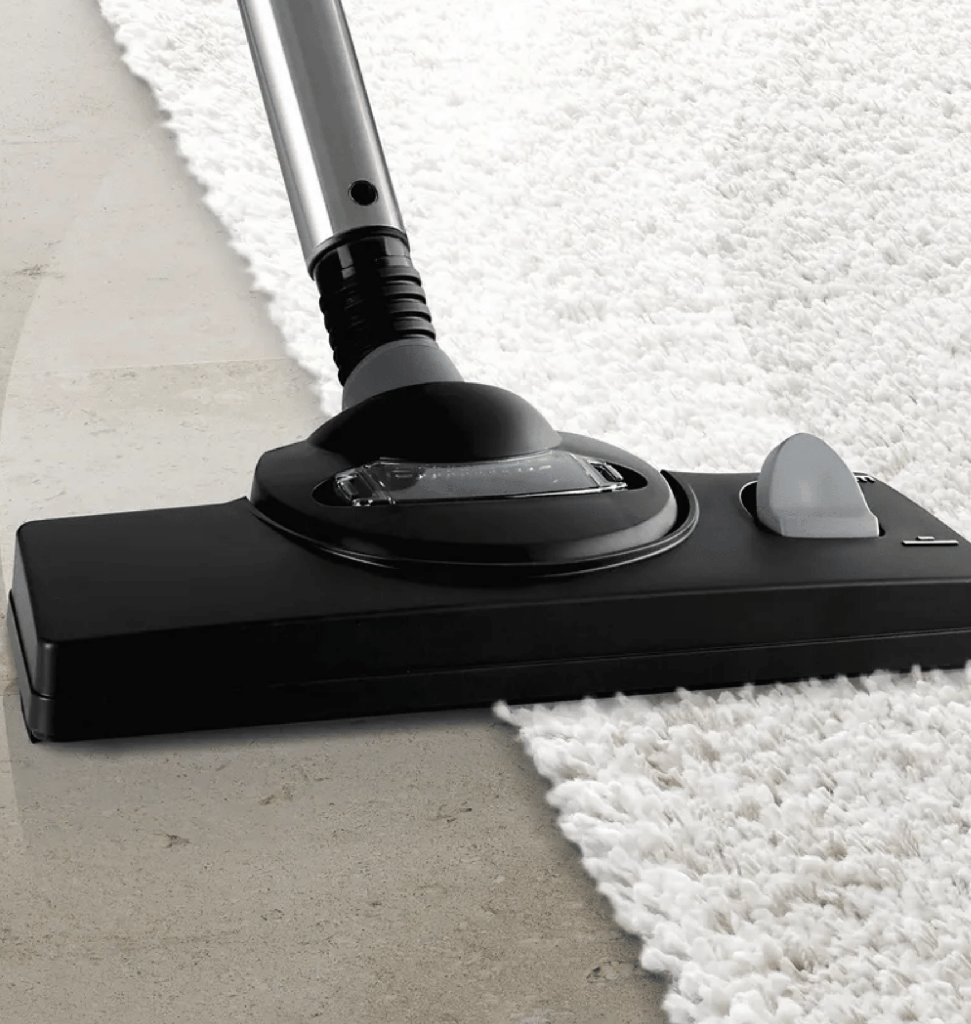 مكنسه بوش 2100 وات مبلل وجافه وفلتر HEPA بولندي BWD420HYG